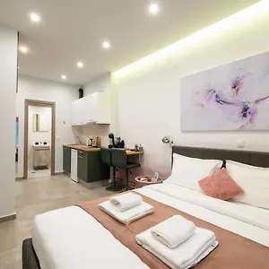 dk-mini-studio-white-tower.hotels-of-thessaloniki.com/